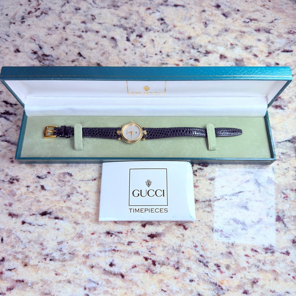 GUCCI Ladies 18K Gold Plated 4500L Swiss Watch VTG Box Papers Receipt BNIB 90's - Picture 2 of 13